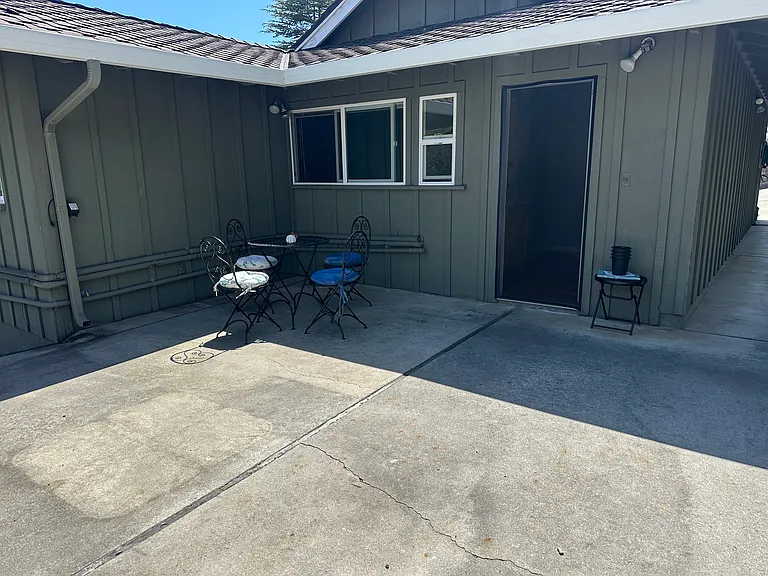 Esmeralda Dr — Photo 11