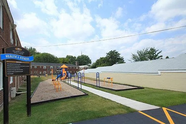24 Mola Blvd — Photo 10