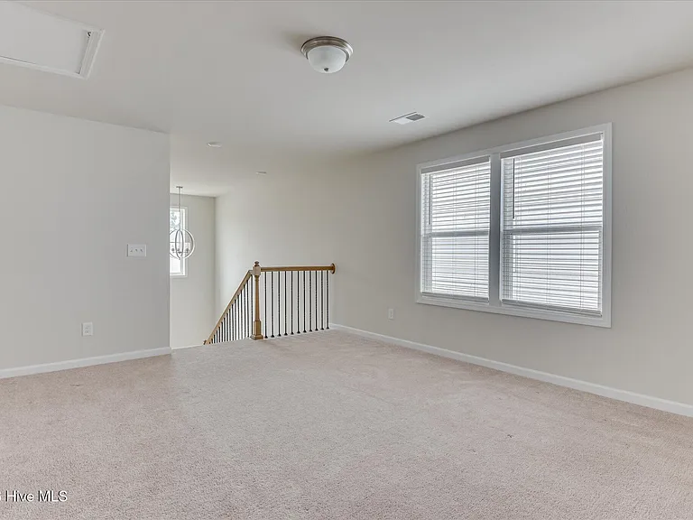 827 Justify Loop — Photo 24