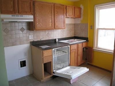 4th image of 1179 Loretta Ave