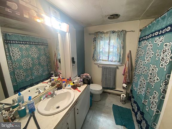 2nd image of 205 E 5th St