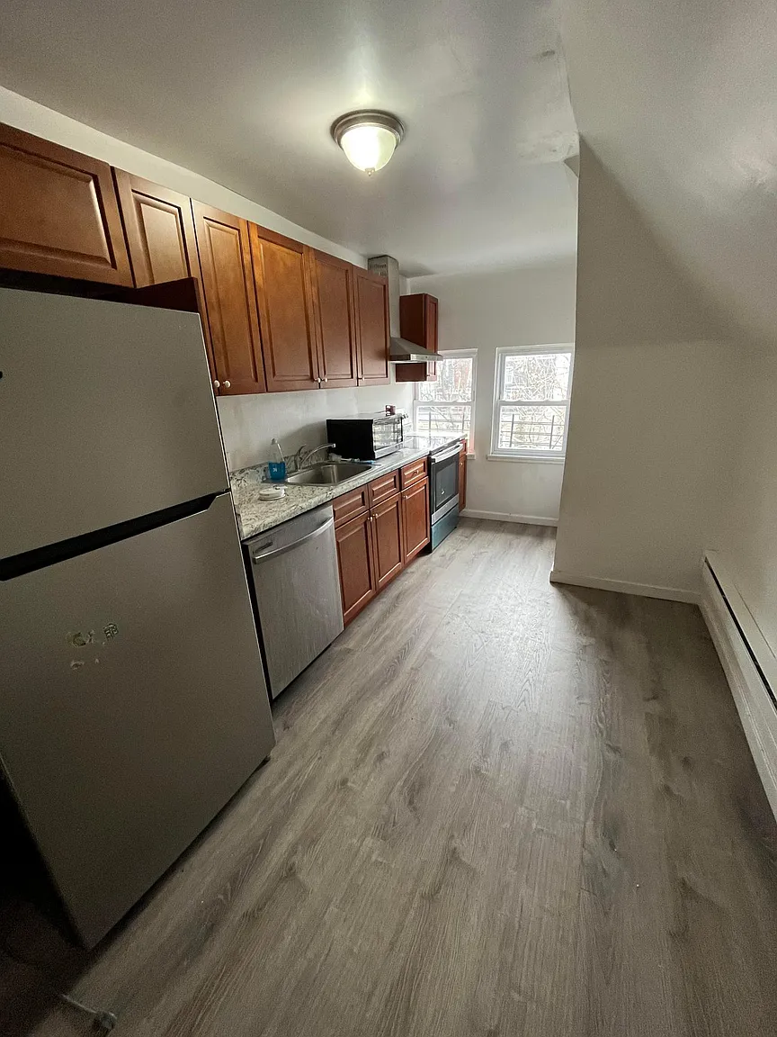 124 N 18th St photo 1