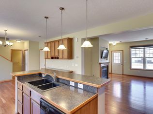 608 Ravencroft Rd, Waconia, MN 55387