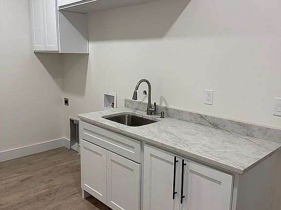 4th image of 1312 Park Ave
