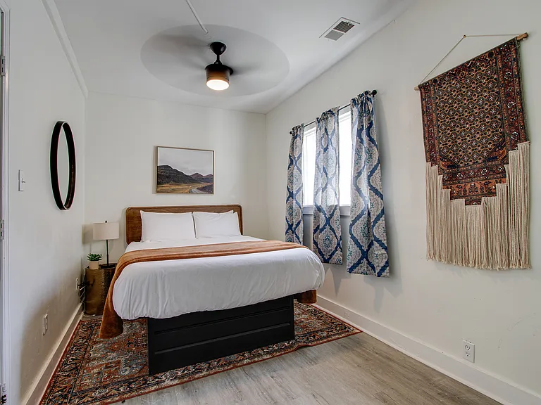 1954 Manila Ave #101 — Photo 8