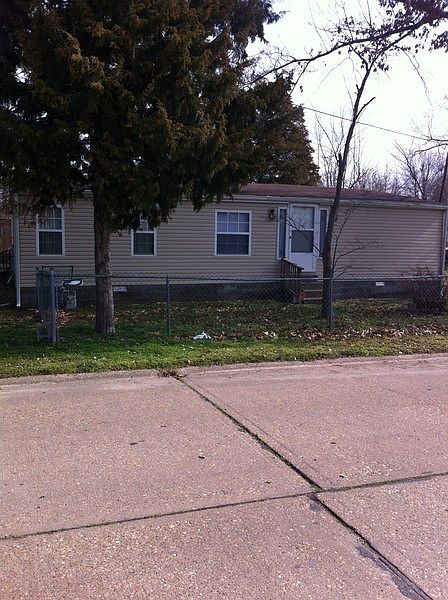 401 EAST MONROE ST. 3BED/2BATH : FROUNT VIEW FACING SOUTH FOURTH STREET