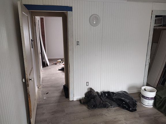 5th image of 376 W Snyder Ave