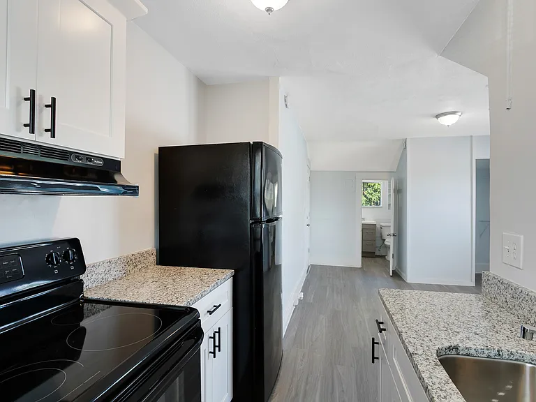 812 Pennsylvania Ave #3 — Photo 2
