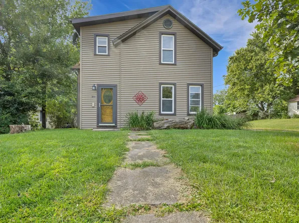 205 S Oak St, Galena, IL 61036