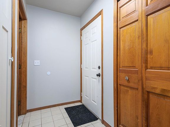 3rd image of 29846 Utica Rd #27