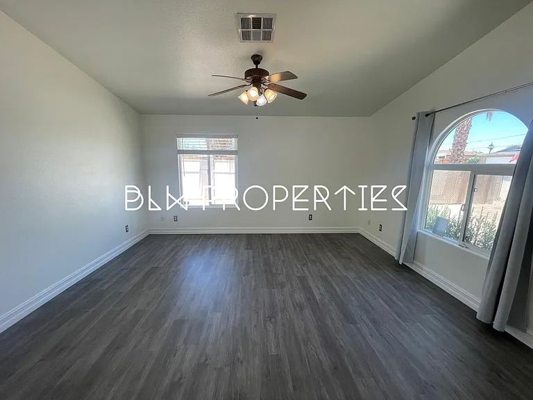6150 Mariposa Ave — Photo 6