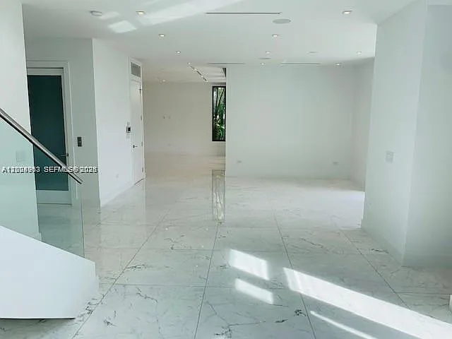 785 Harbor Dr — Photo 14