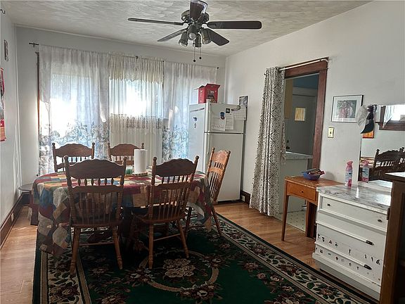 3rd image of 2615 Van Buren Ave