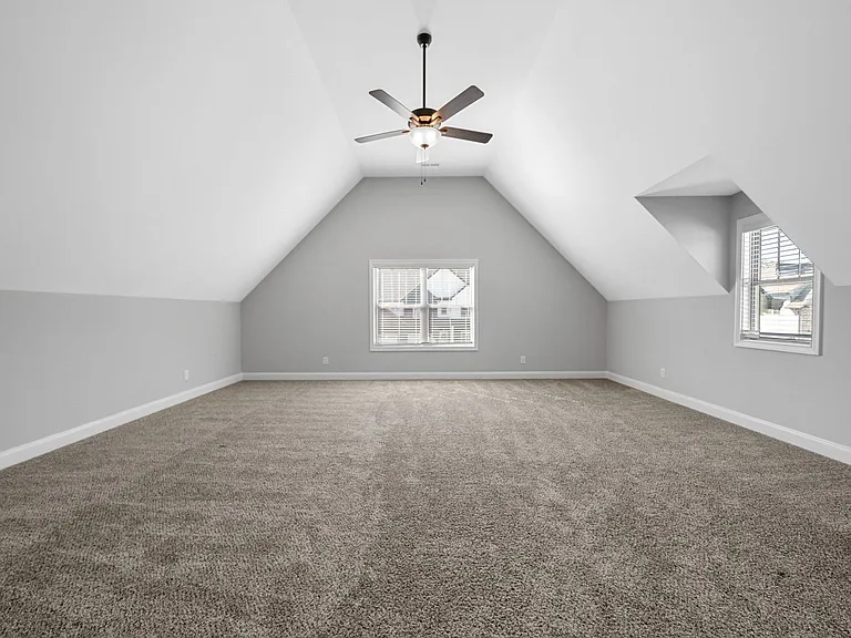 573 Bowden Dr — Photo 34