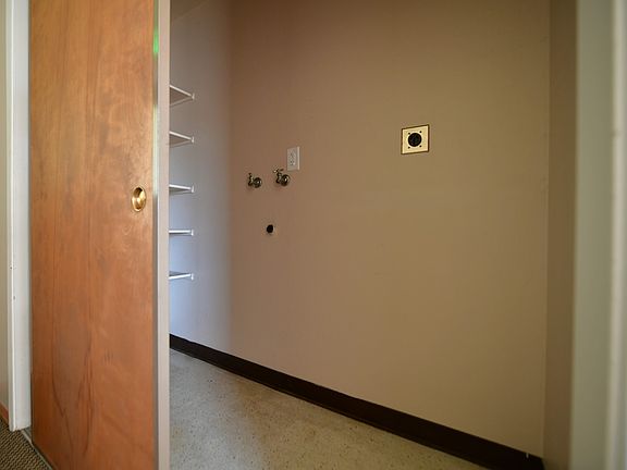 3rd image of 264 Lee St #A2398dd76