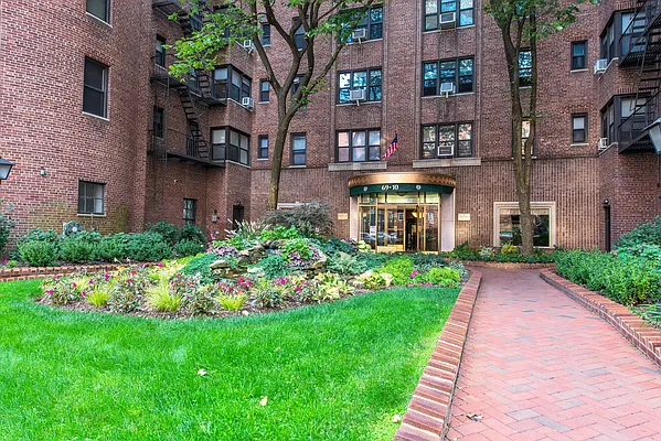 Sold by SBNY RE | media 19