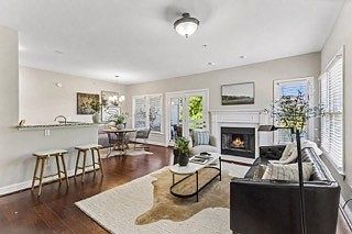1st image of 323 Boxmere Pl