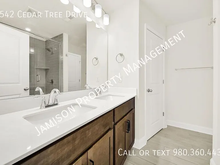 1542 Cedar Tree Dr — Photo 21