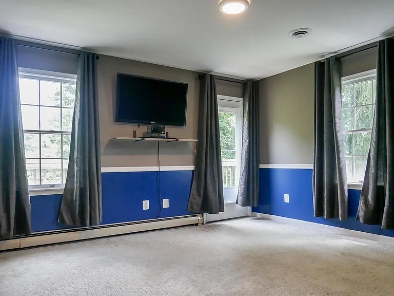 26015 Woodfield Rd — Photo 22