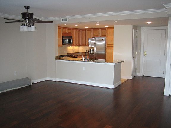 2nd image of 5 Park Pl APT 632