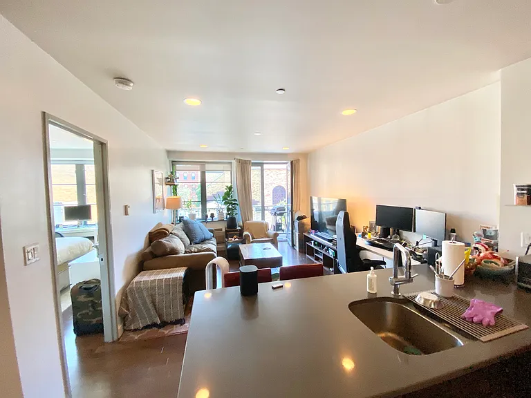 155 N 4th St #3D — Photo 5