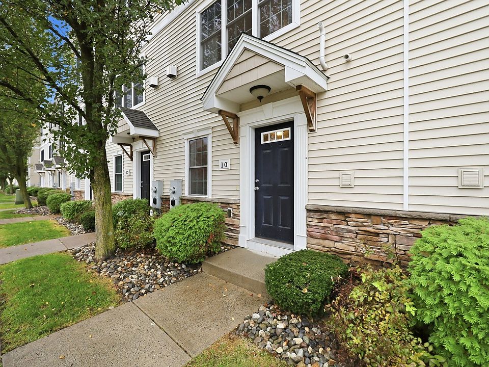 1st image of 10 Regency Ct Unit 10