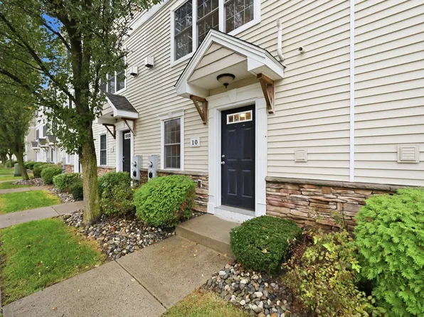 10 Regency Ct Unit 10, Chicopee, MA 01020