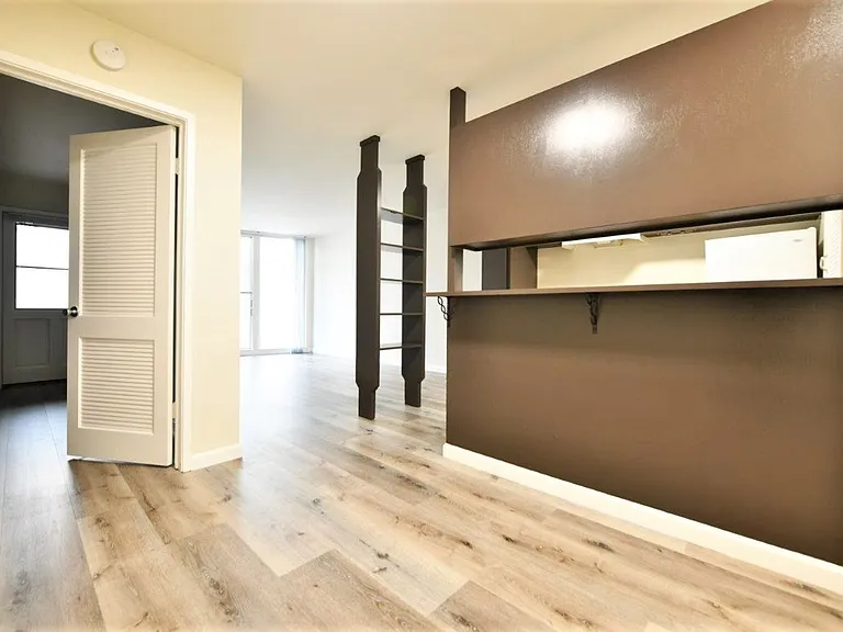 2415 College Ave. — Photo 10