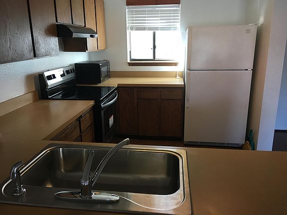 Kitchen 12'x9'