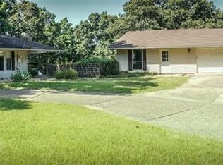 9304 River Oaks Dr, Bentonville, AR 72712