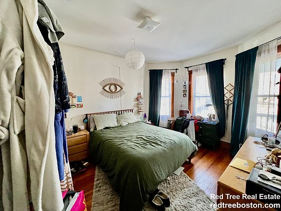 5th image of 348 Faneuil St #1