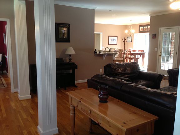 3rd image of 328 Greenfield Ct