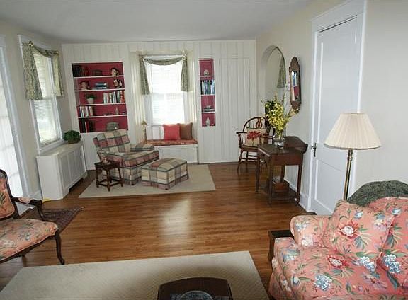 4th image of 17 Beverly Pl