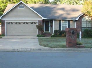 14 Summit Ridge Dr, Little Rock, AR 72211