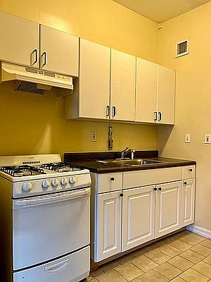 5th image of 138 W 119th St APT 2