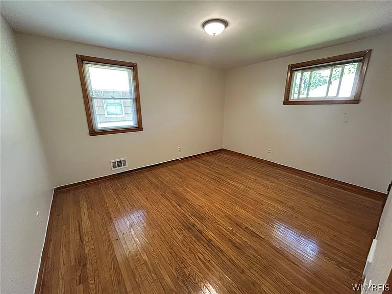 1835 Military Rd — Photo 21