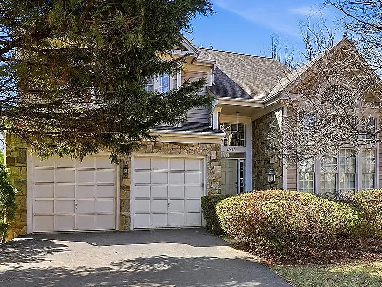 4 bed, 3.5 bath, 3500 sqft, $5,800 — Photo 1