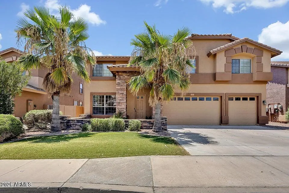 2717 E Teakwood Pl
