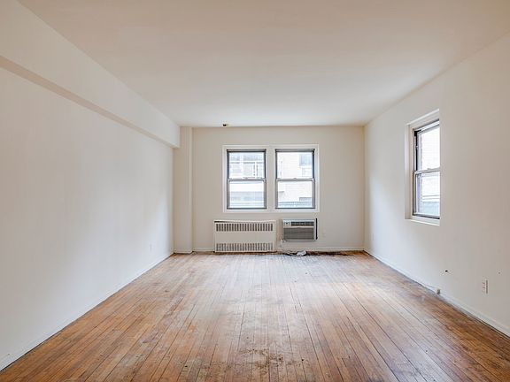 4th image of 20 Hillpark Ave