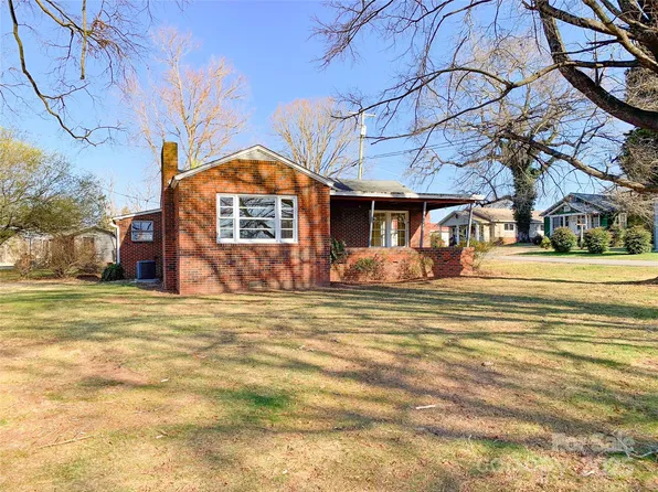 176 Travis Loop, Statesville, NC 28625