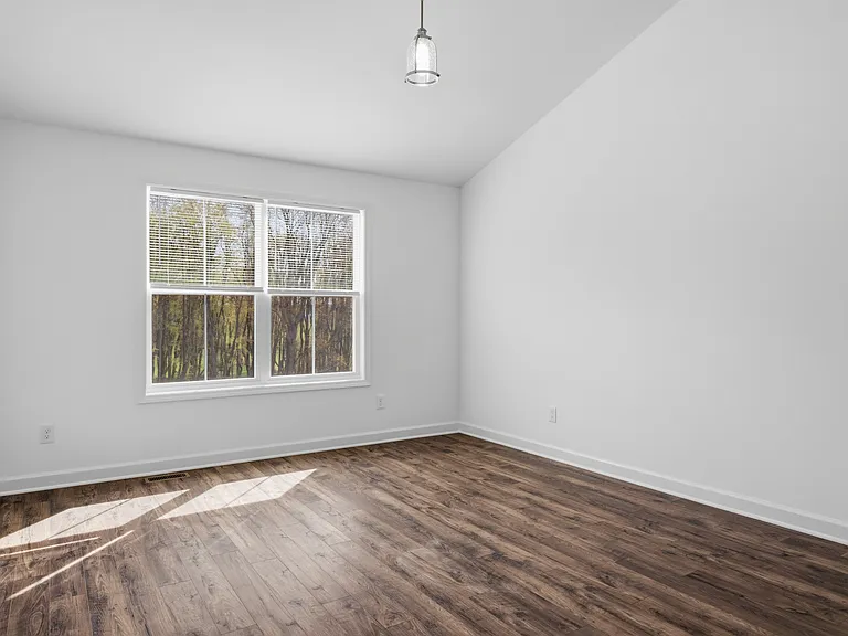 1053 Balsam Ln — Photo 19