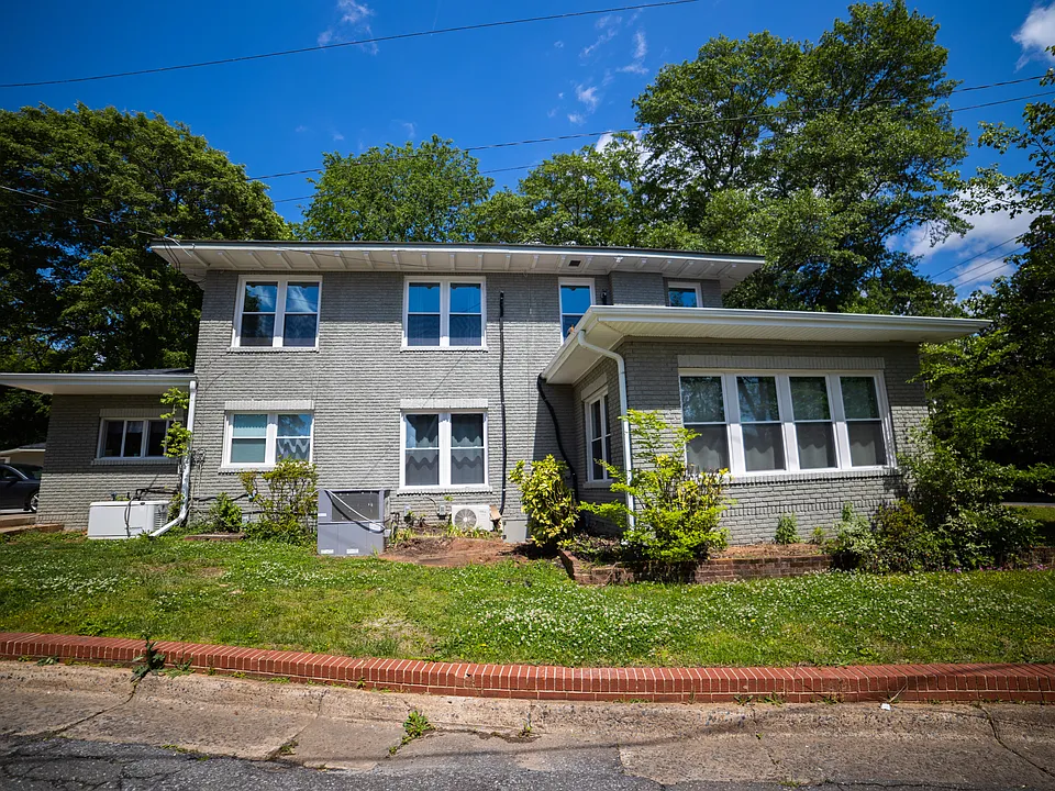 801 E Marion St