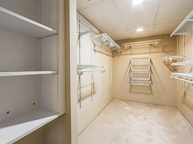 15 Greenway Plz #5C — Photo 13
