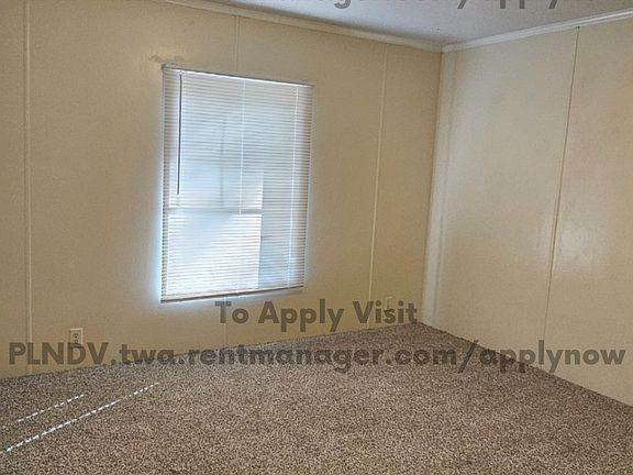 Middle Bedroom