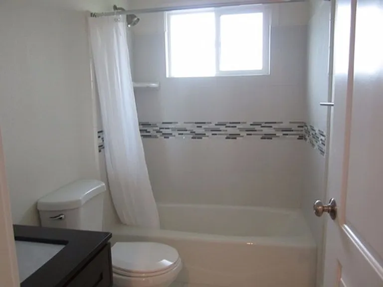 4 bedroom 2 bath house in Holbrook Heights- Concord — Photo 14