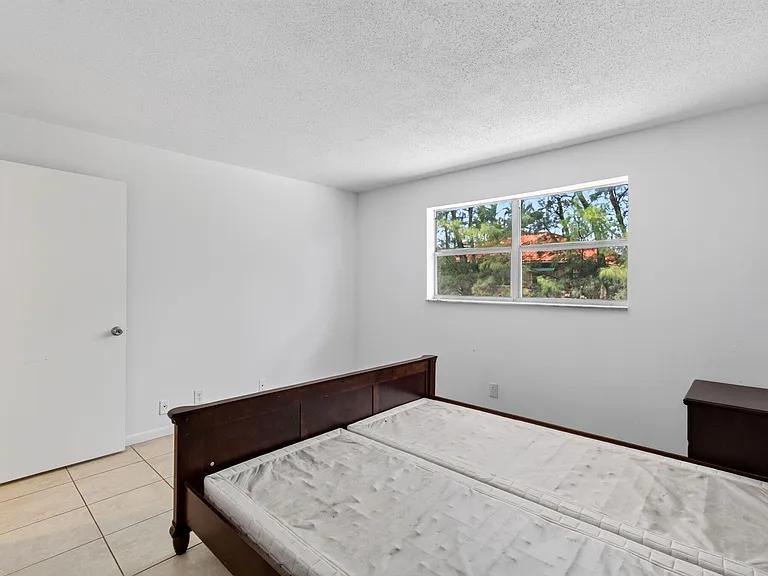 450 SW 2nd Ave #205 — Photo 17