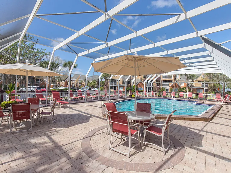 Topaz Riviera — Photo 20