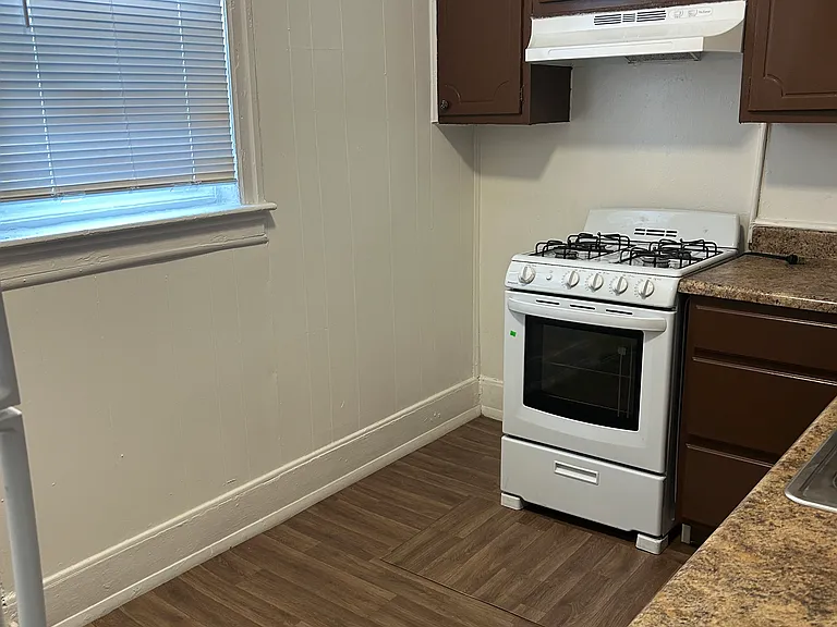 5447 Sansom St #2 — Photo 12