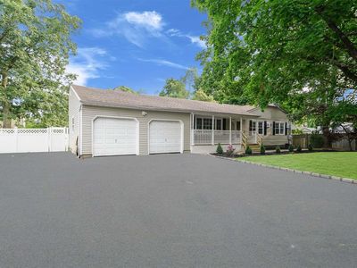 594 Easton Street, Ronkonkoma, NY, 11779