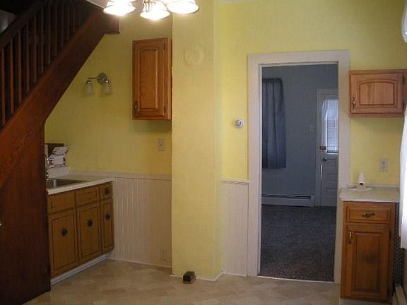 4th image of 62 14th Ave